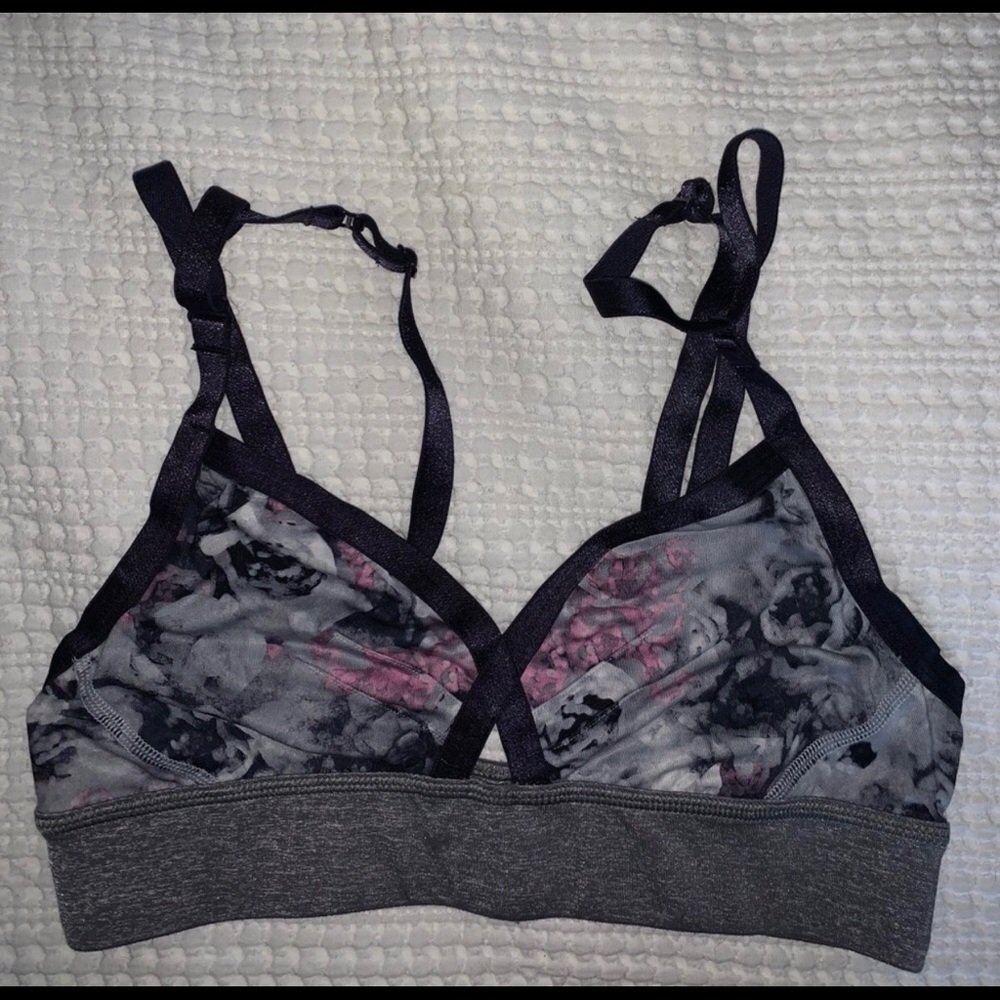 Lululemon sports bra with gray band